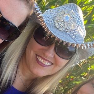 Meet your Posher, Billie jo